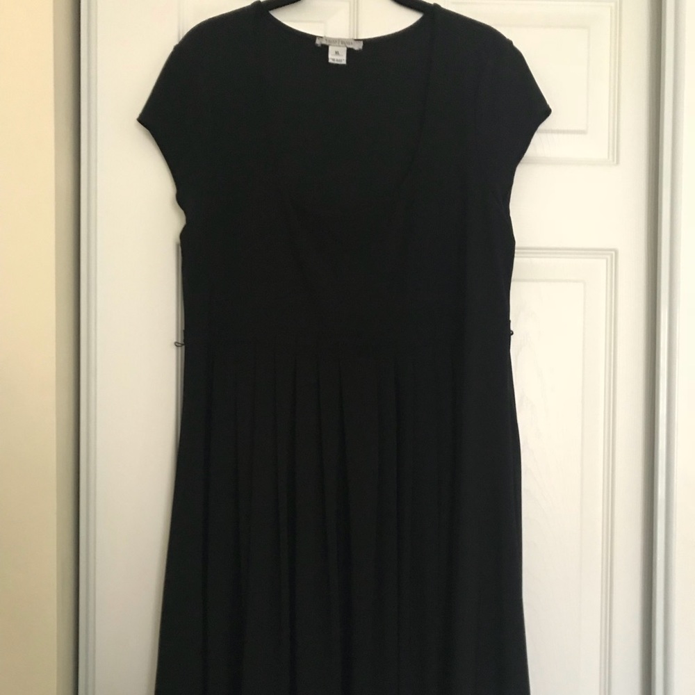 GUC WH/BM XL black cap sleeved cocktail dress